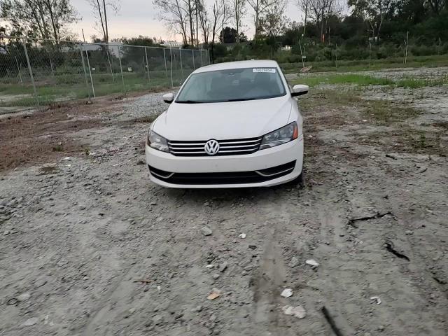 2015 Volkswagen Passat - Image 11