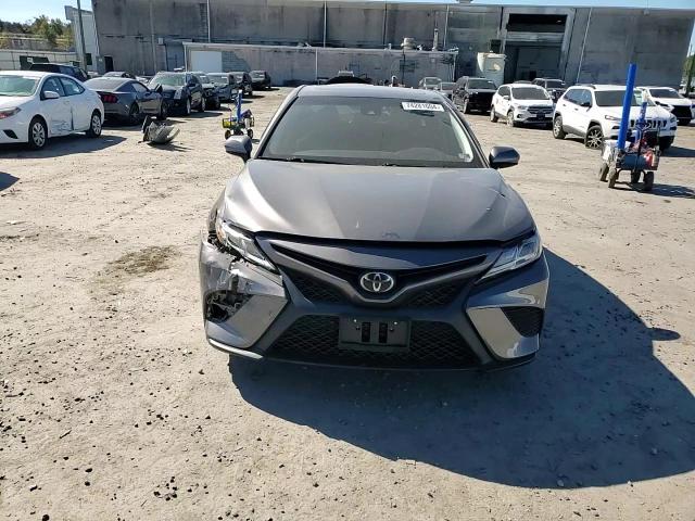 4T1B11HK2JU023044 2018 Toyota Camry L