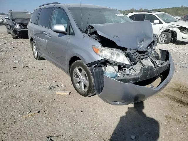 2011 Toyota Sienna - Image 11