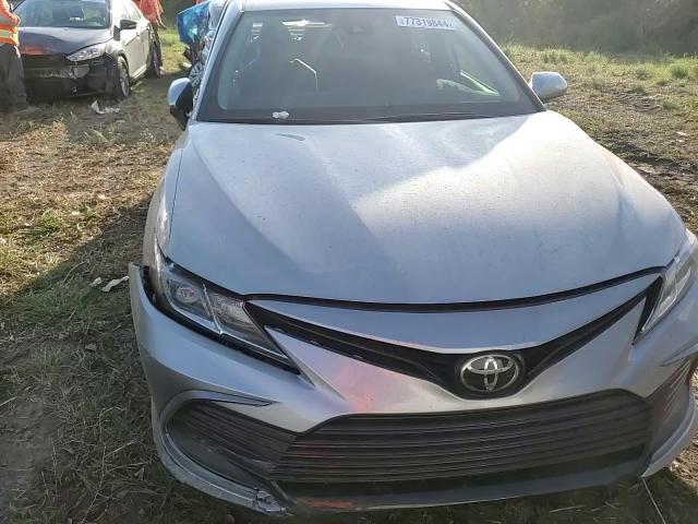 2024 Toyota Camry - Image 11