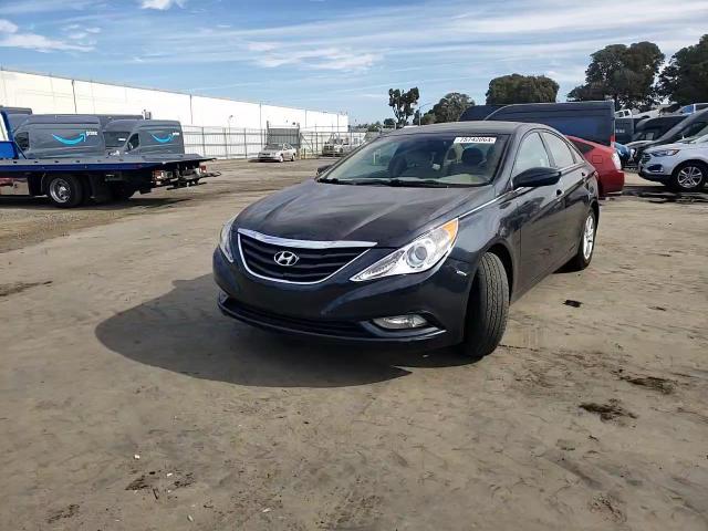 2013 Hyundai Sonata - Image 11