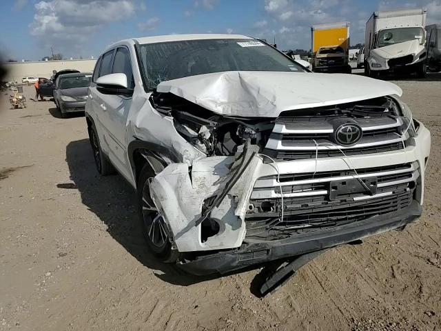 2019 Toyota Highlander - Image 12