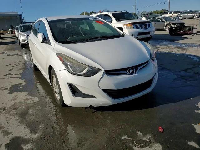 5NPDH4AE7FH547676 2015 Hyundai Elantra Se