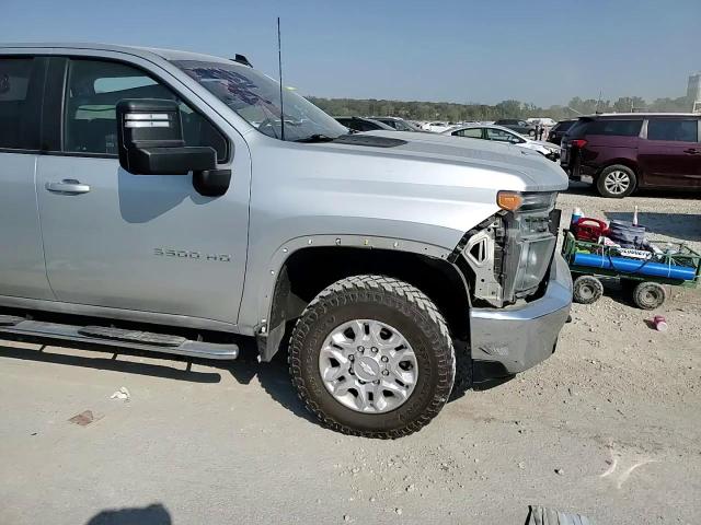 2020 Chevrolet Silverado - Image 11