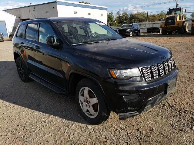 1C4RJFAG3JC420760 2018 Jeep Grand Cherokee Laredo