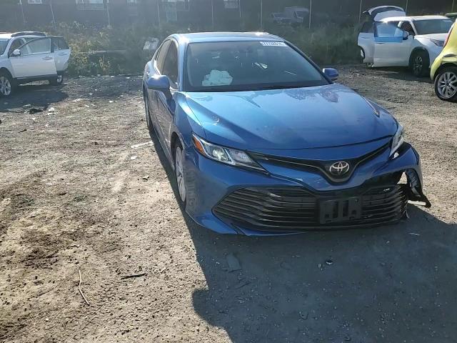 2019 Toyota Camry L VIN: 4T1B11HKXKU256090 Lot: 77732614