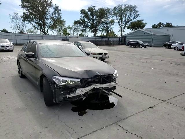 WBAJA9C55KB253588 2019 BMW 530E