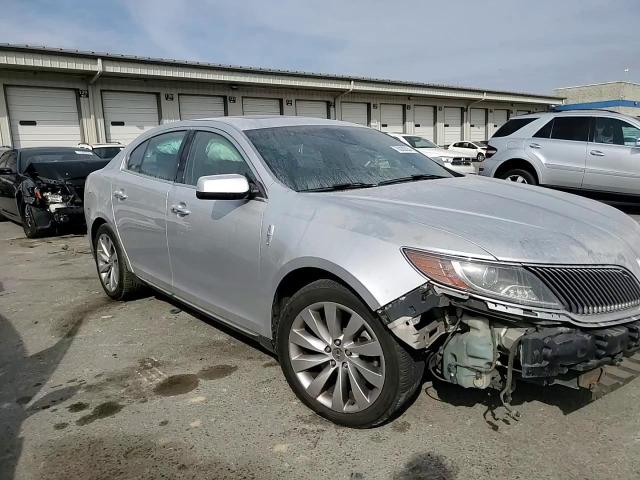 2016 Lincoln MKS - Image 10