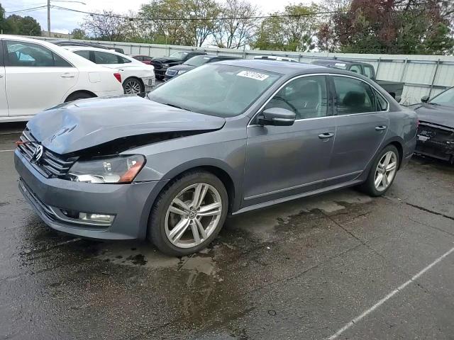 2013 Volkswagen Passat Sel VIN: 1VWCN7A32DC048021 Lot: 76270194