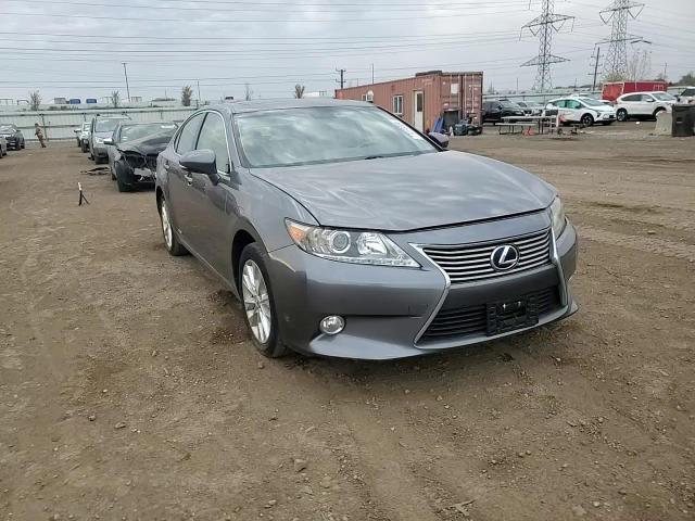 2013 Lexus ES - Image 11