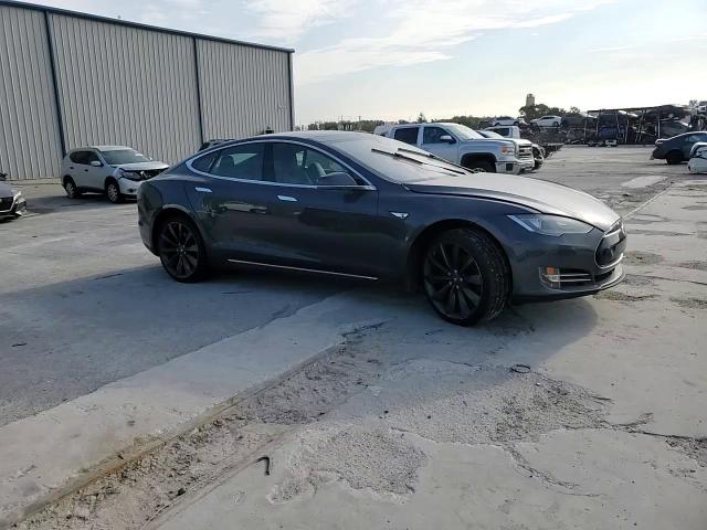 2015 Tesla Model S VIN: 5YJSA1E2XFF117231 Lot: 74992934