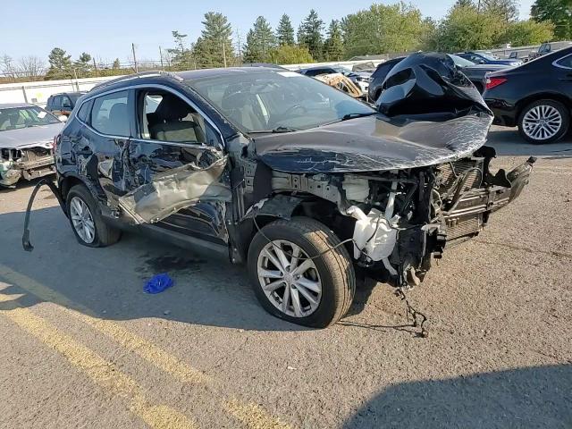 2018 Nissan Rogue - Image 11