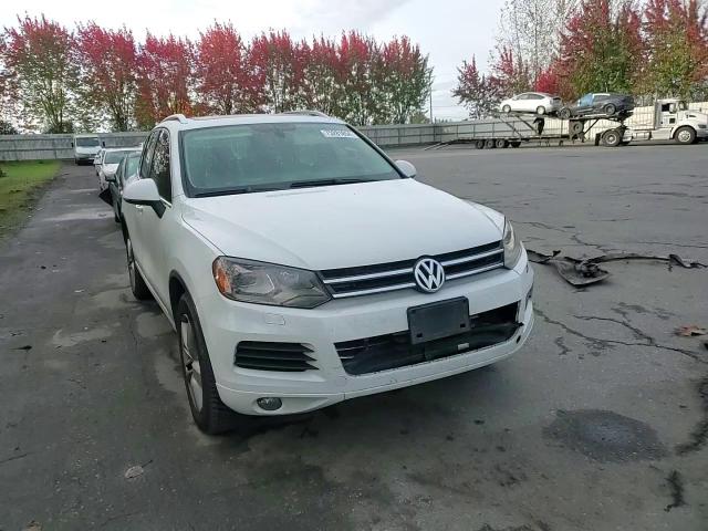 2013 Volkswagen Touareg V6 VIN: WVGEF9BP0DD001131 Lot: 75281894