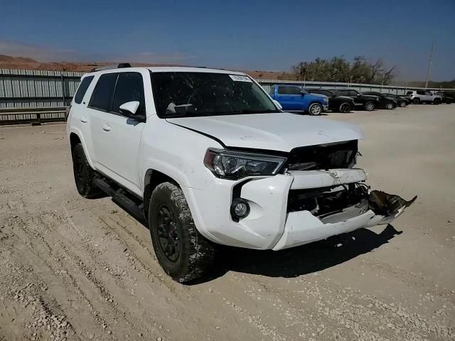 2020 Toyota 4Runner Sr5/Sr5 Premium VIN: JTEBU5JR9L5822645 Lot: 76280194