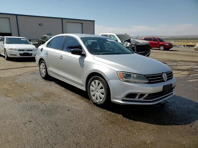 2017 Volkswagen Jetta - Image 13