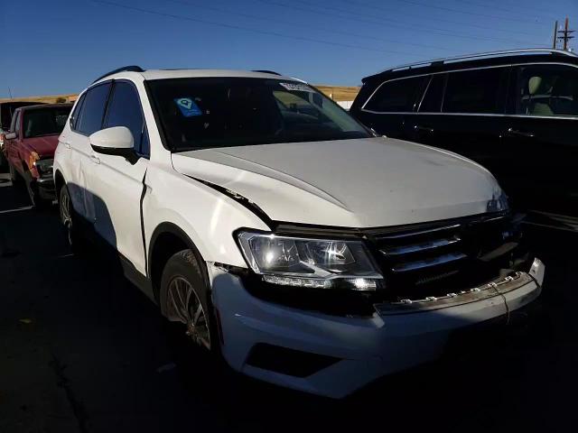 3VV2B7AX8KM059595 2019 Volkswagen Tiguan Se