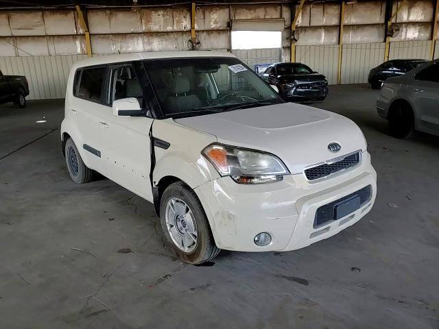 2011 Kia Soul + VIN: KNDJT2A25B7730312 Lot: 78142294