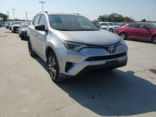 2T3ZFREV8GW246525 2016 Toyota Rav4 Le