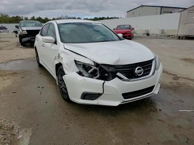 2016 Nissan Altima - Image 13