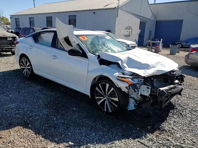 2020 Nissan Altima - Image 13