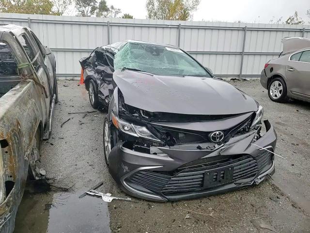 2021 Toyota Camry - Image 11