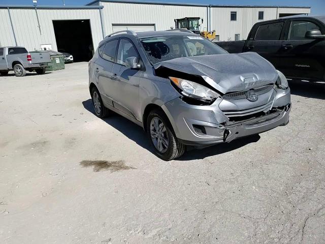 2010 Hyundai Tucson - Image 12