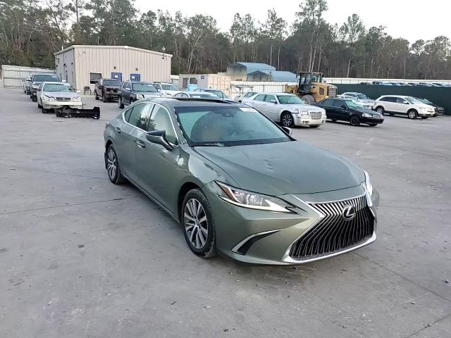 2020 Lexus ES - Image 14