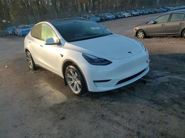 2024 Tesla Model Y VIN: 7SAYGDEE1RA258441 Lot: 77854944