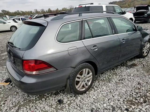 2010 Volkswagen Jetta - Image 10