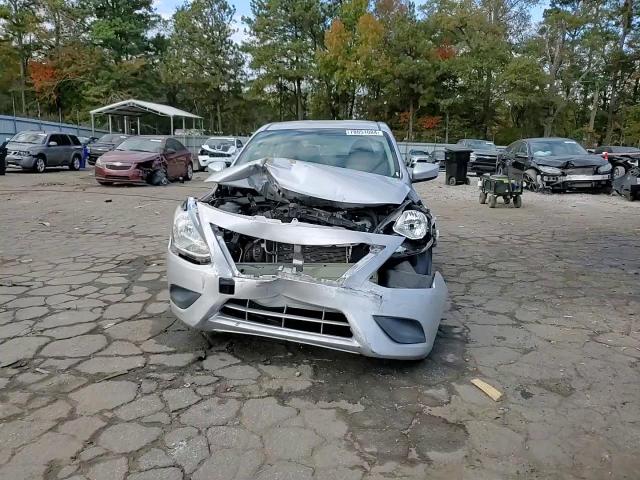 2019 Nissan Versa - Image 13