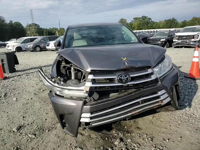 5TDZZRFH8JS278433 2018 Toyota Highlander Le