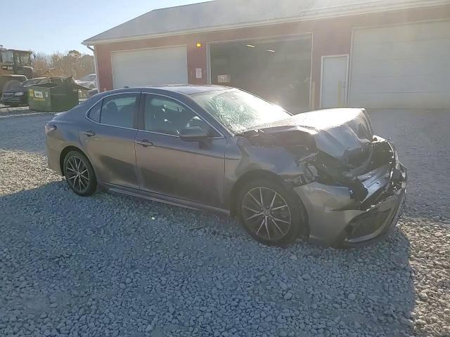 2021 Toyota Camry - Image 13