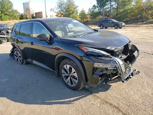 2021 Nissan Rogue - Image 10