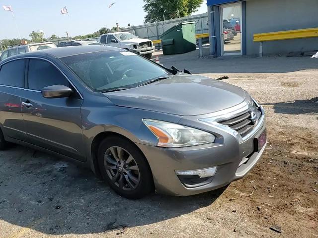 2015 Nissan Altima - Image 10