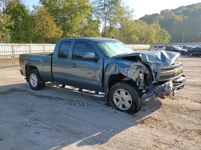 1GCRKSE34BZ121757 2011 Chevrolet Silverado K1500 Lt