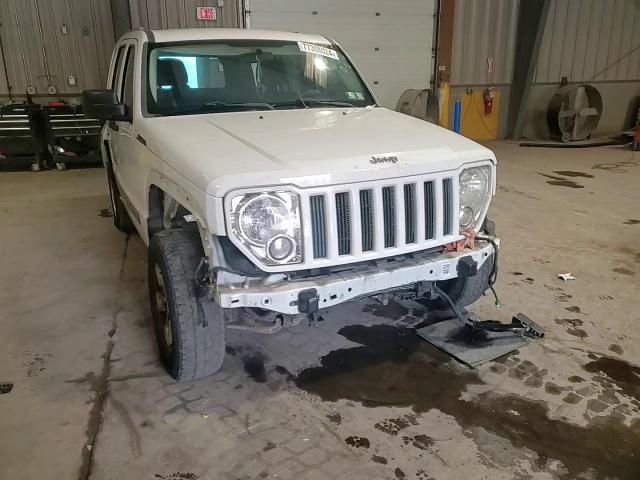 2012 Jeep Liberty (North America) - Image 11