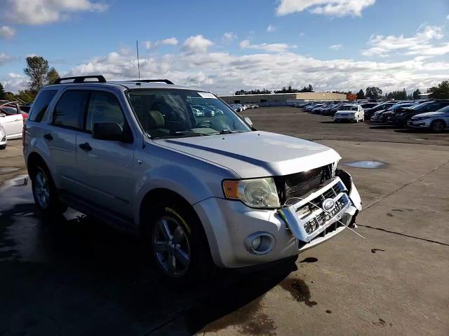 2008 Ford Escape Xlt VIN: 1FMCU93138KB11289 Lot: 76700584