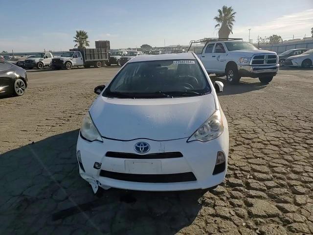 2013 Toyota Prius C VIN: JTDKDTB35D1541521 Lot: 77042464