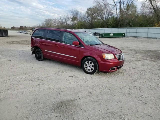 2013 Chrysler Town & Country - Image 14