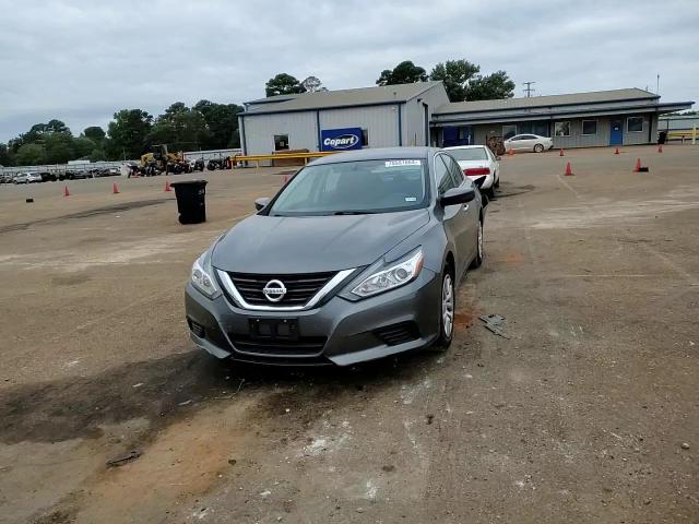2018 Nissan Altima - Image 11