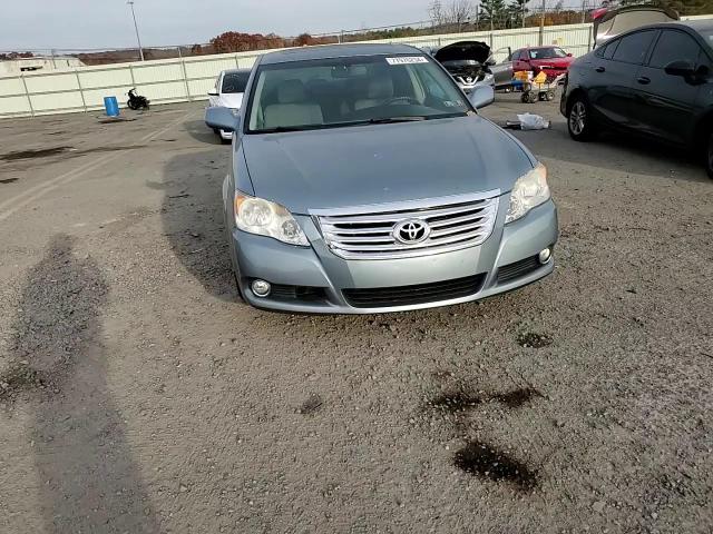 2008 Toyota Avalon - Image 10