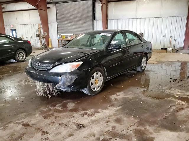 2004 Toyota Camry Le VIN: 4T1BE32K34U318084 Lot: 76187074