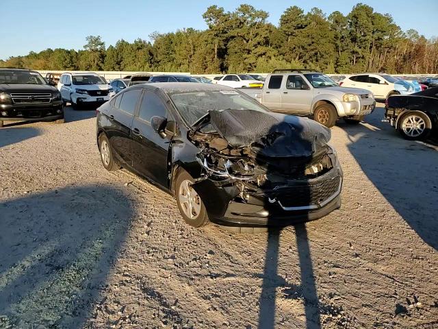 2018 Chevrolet Cruze - Image 11