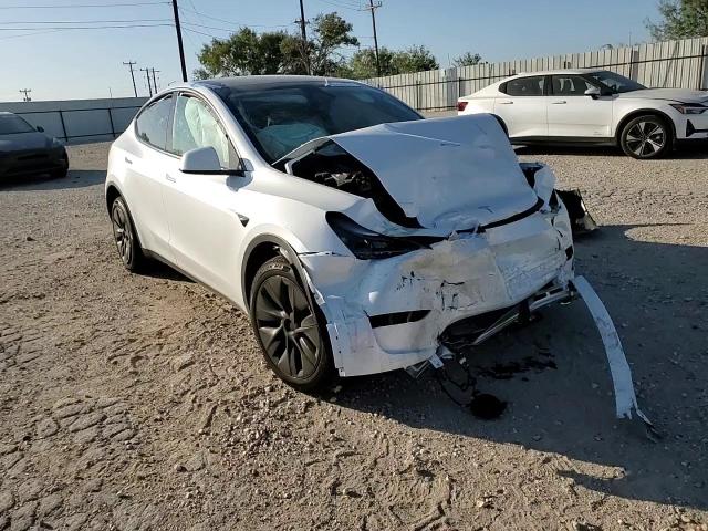 2024 Tesla Model Y VIN: 7SAYGDEE7RA333742 Lot: 77218354