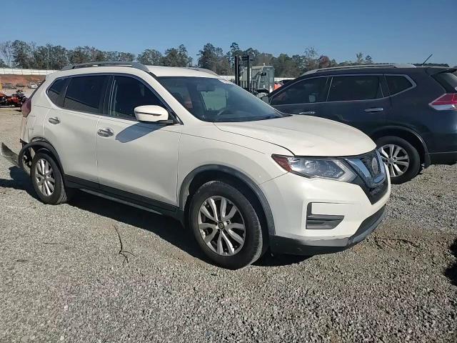 2018 Nissan Rogue - Image 11