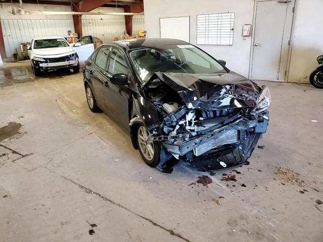 1FADP3F21JL268584 2018 Ford Focus Se