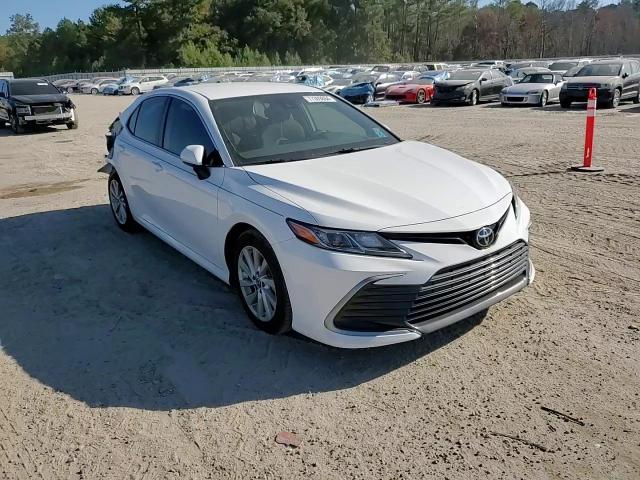2021 Toyota Camry - Image 11