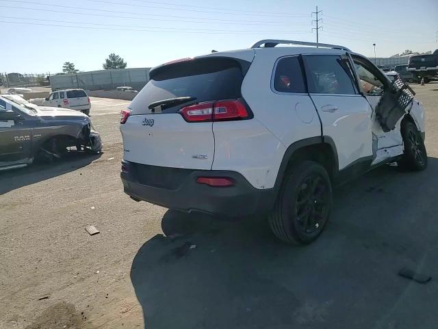 2016 Jeep Cherokee Latitude VIN: 1C4PJMCB0GW106116 Lot: 75240394