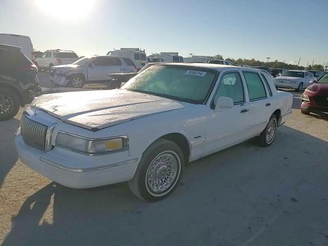 1997 Lincoln Town Car Executive VIN: 1LNLM81WXVY687821 Lot: 76356754