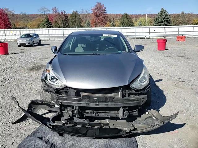 2016 Hyundai Elantra - Image 11